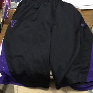 Nike Basketball Shorts, Boys Size: Medium. Nice!